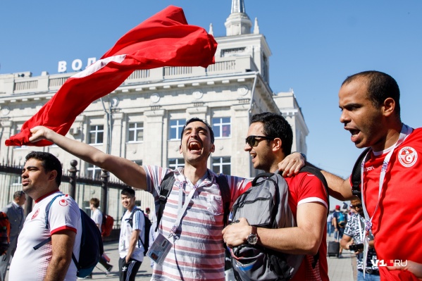 Во время чемпионата на поездах в Волгоград приехали тысячи футбольных фанатов Во время чемпионата на поездах в Волгоград приехали тысячи футбольных фанатов