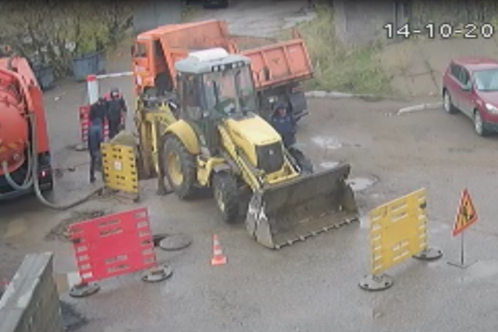 Сейчас на месте аварии работают сотрудники «Уфаводоканала»