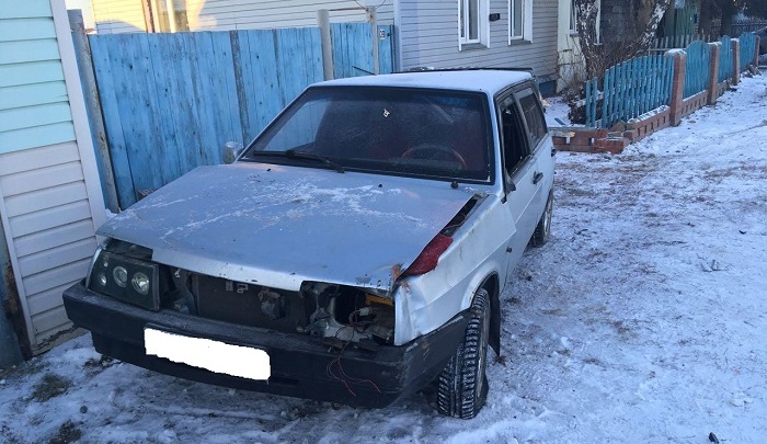 В Кетовском районе автомобиль врезался в электроопору — пострадал пассажир