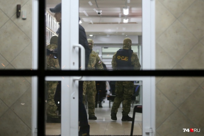 В челябинских офисах этой компании сегодня аналогичная ситуация: там тоже проходят обыски В челябинских офисах этой компании сегодня аналогичная ситуация: там тоже проходят обыски