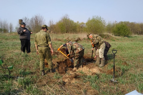 Даже спустя 74 года после окончания войны поисковики находят тела погибших бойцов Красной Армии Даже спустя 74 года после окончания войны поисковики находят тела погибших бойцов Красной Армии