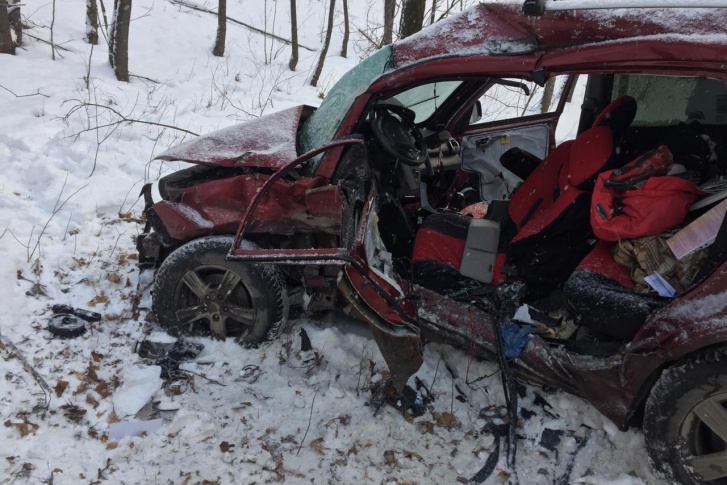 Автомобиль свернулся в гармошку Автомобиль свернулся в гармошку