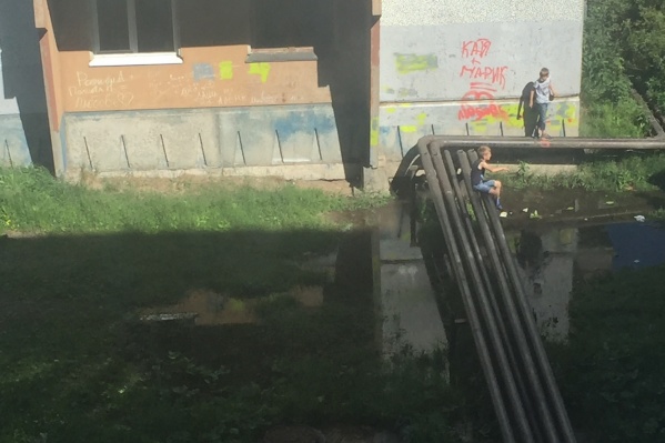 В «Водоканале» сказали, что течь рядом с Победой, 116 уже устранили В «Водоканале» сказали, что течь рядом с Победой, 116 уже устранили