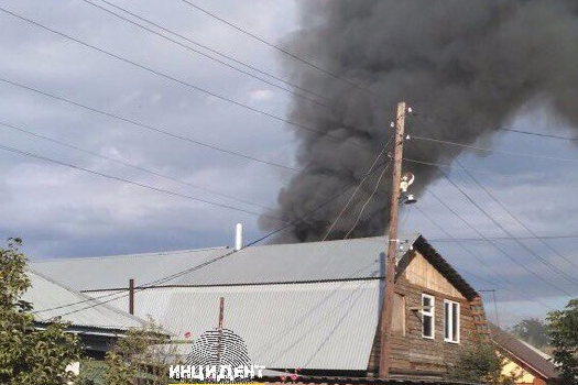 В Первомайском районе Новосибирска загорелась баня — спасатели около часа тушили пожар В Первомайском районе Новосибирска загорелась баня — спасатели около часа тушили пожар