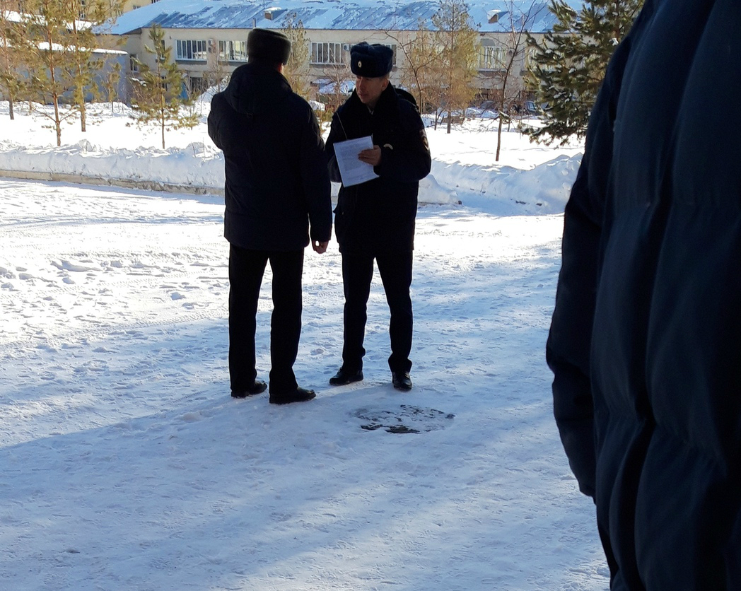 Полиция планомерно проверяет сегодня учебные заведения в городе Полиция планомерно проверяет сегодня учебные заведения в городе