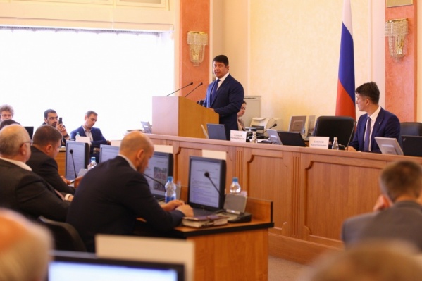 Депутаты дольше часа слушали доклад Владимира Слепцова Депутаты дольше часа слушали доклад Владимира Слепцова