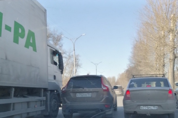 Из-за ДТП сейчас сложно проехать в центр Из-за ДТП сейчас сложно проехать в центр