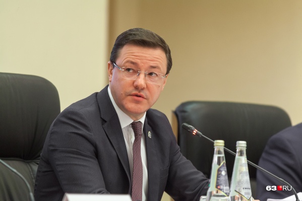 Дмитрий Азаров обещал завершить формирование нового правительства до конца октября. Но пока в кабинете министров еще есть чиновники с приставкой «врио» Дмитрий Азаров обещал завершить формирование нового правительства до конца октября. Но пока в кабинете министров еще есть чиновники с приставкой «врио»