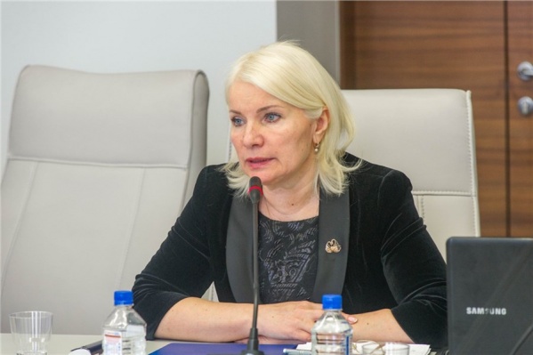 Татьяна Давыденко руководит краевой Счетной палатой с 2011 года Татьяна Давыденко руководит краевой Счетной палатой с 2011 года 
