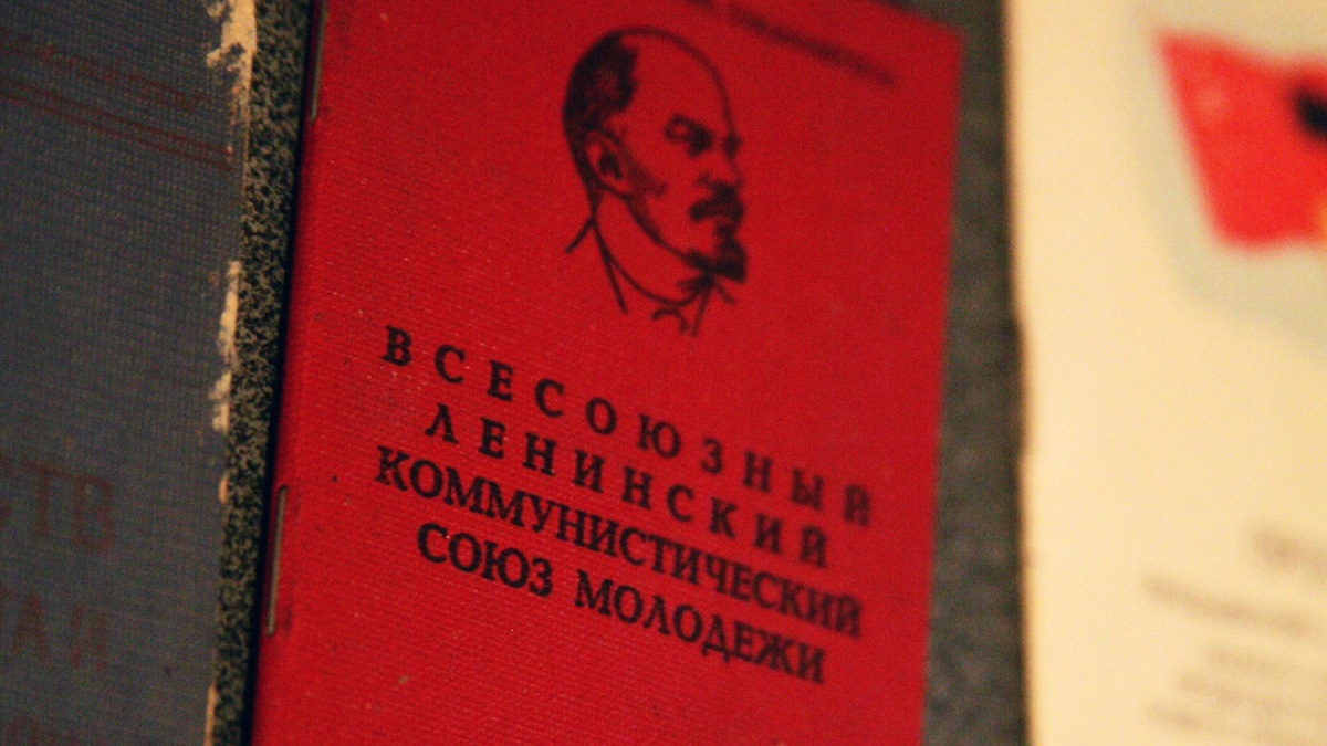 Чего НЕ ТРЕБОВАЛ от комсомольцев Устав ВЛКСМ?