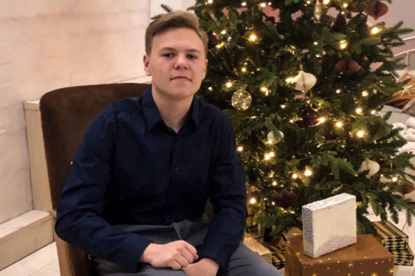 17-летний Данил вскрыл дверь и спас мужчину, потерявшего сознание 17-летний Данил вскрыл дверь и спас мужчину, потерявшего сознание
