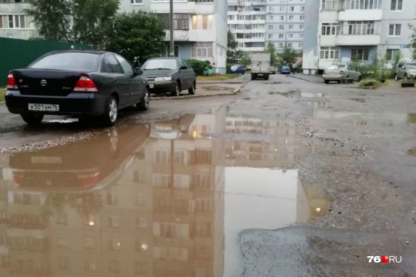 В конце прошлой недели в Ярославле было дождливо и холодно, как осенью В конце прошлой недели в Ярославле было дождливо и холодно, как осенью