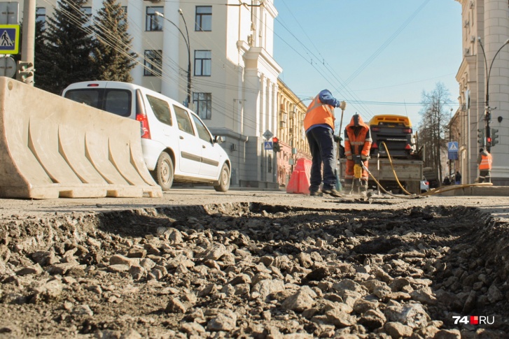 Цена контракта на ремонт дорог составляла 827,7 миллиона рублей