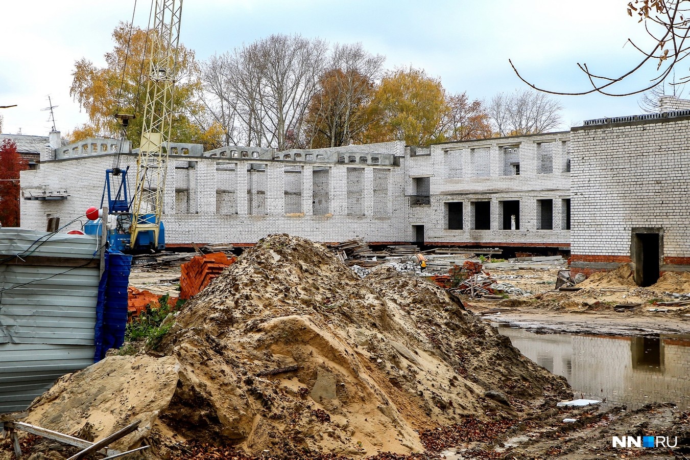 Муниципалитет обвинили в срыве строительства нового корпуса школы на Сортировке