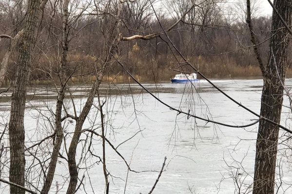 В распоряжении водолазов есть судно на воздушной подушке В распоряжении водолазов есть судно на воздушной подушке