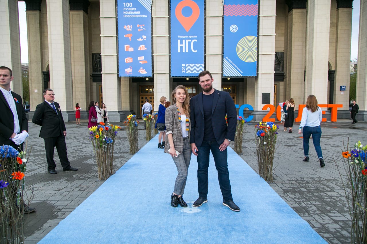 Хельга Пирогова и Александр Береснев на церемонии награждения «Народной премии» Хельга Пирогова и Александр Береснев на церемонии награждения «Народной премии»