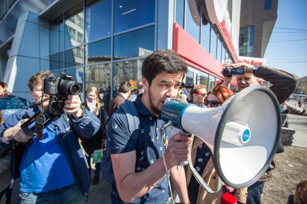 Лоскутова задержали на митинге «Общество требует справедливости!» Лоскутова задержали на митинге «Общество требует справедливости!»