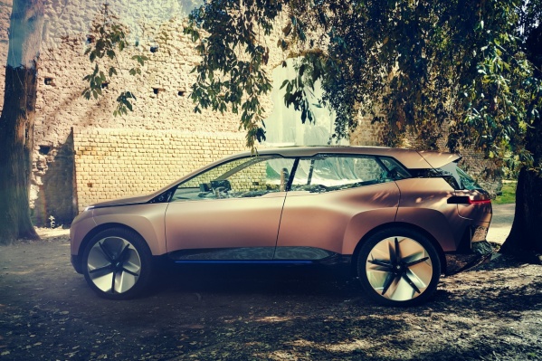 Неоднозначный концепт-кар BMW Vision iNext Неоднозначный концепт-кар BMW Vision iNext