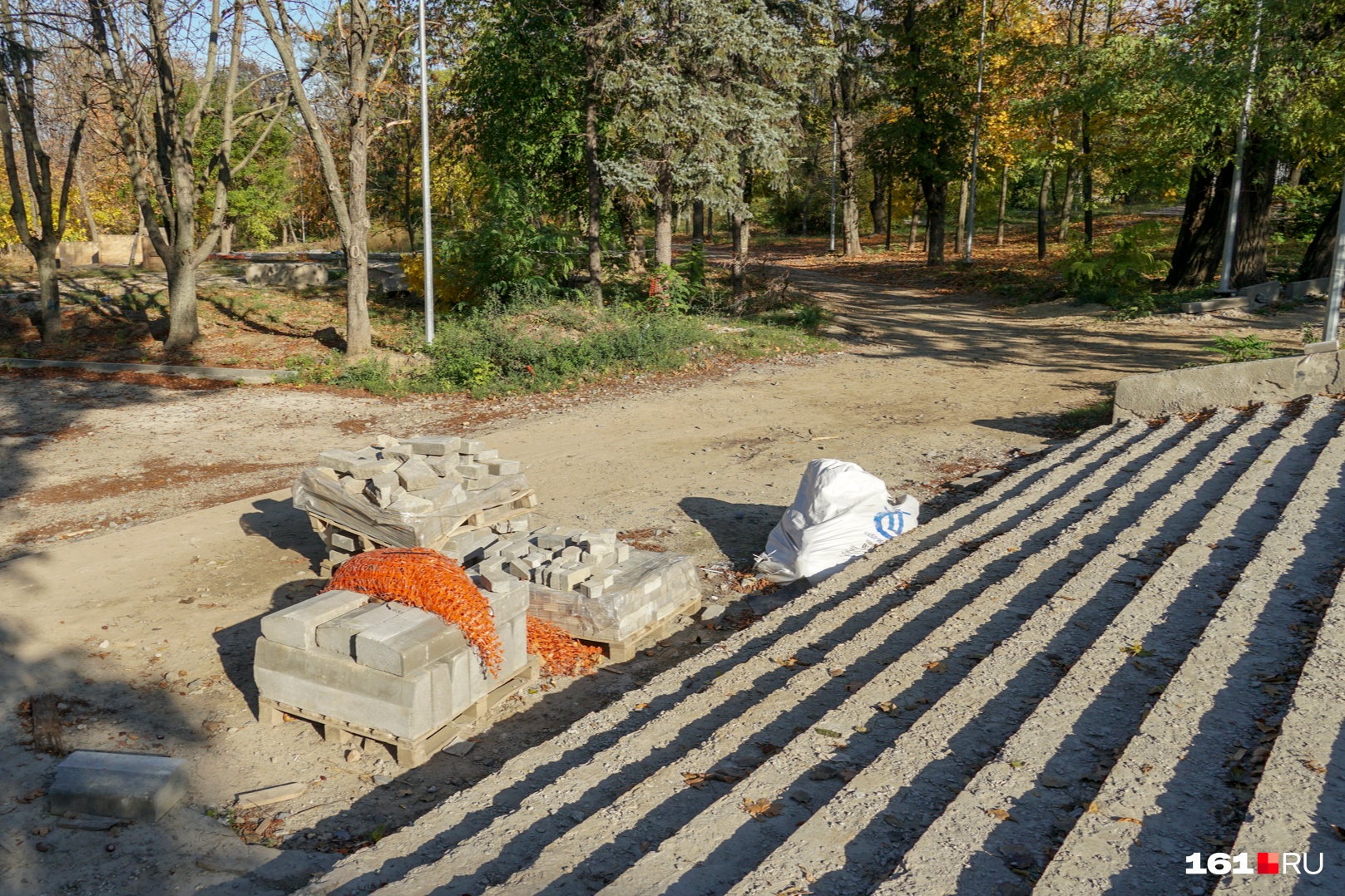 В парке Собино работы должны были закончить еще в конце прошлого года. Но разруха и ныне там