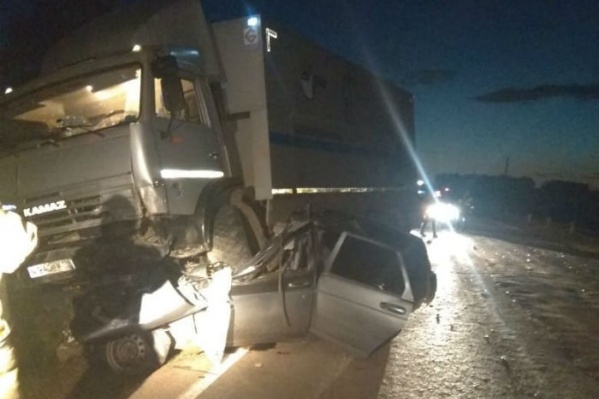 Автомобиль превратился в груду металла Автомобиль превратился в груду металла