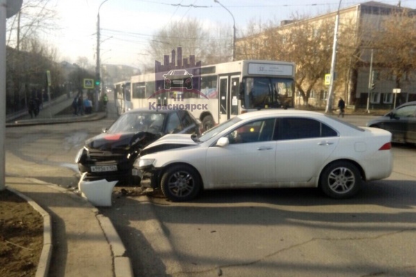 Белое авто не предоставило преимущества такси Белое авто не предоставило преимущества такси