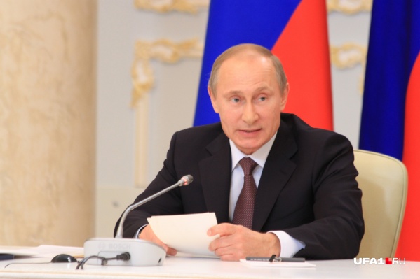 Президент будет четыре часа отвечать на вопросы россиян Президент будет четыре часа отвечать на вопросы россиян