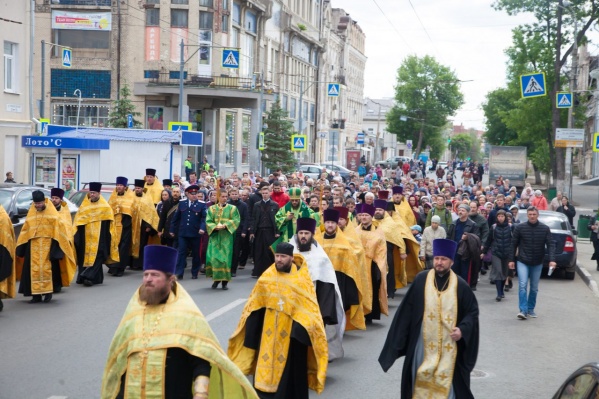 Священнослужители РПЦ и верующие пройдут пешком по самарским дорогам Священнослужители РПЦ и верующие пройдут пешком по самарским дорогам