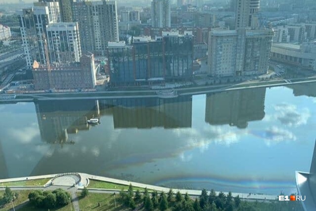 Происхождение пятна пока не известно Происхождение пятна пока не известно