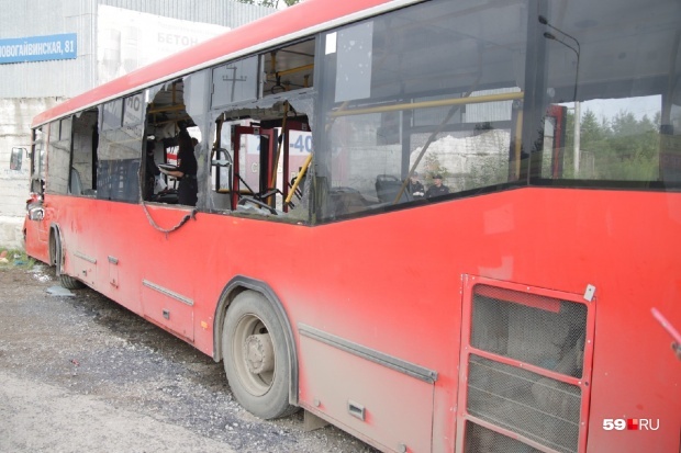 В аварии с этим автобусом пострадали 34 человека
