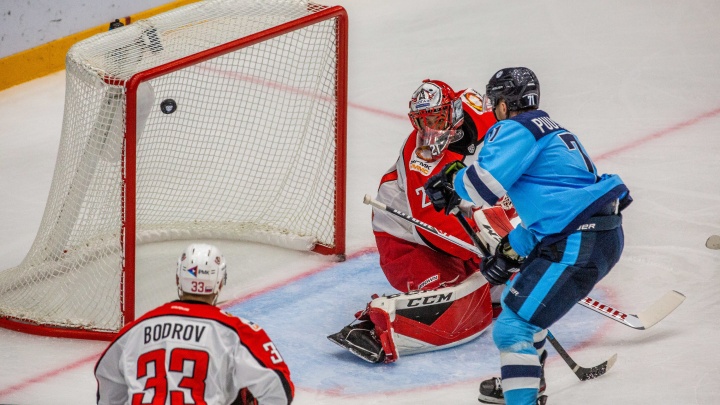 Хоккейная «Сибирь» разгромила екатеринбуржский «Автомобилист»