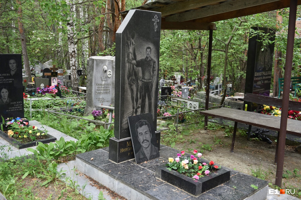 Кладбища с историей: где похоронены известные ученые и уральский бизнесмен, убитый на глазах семьи