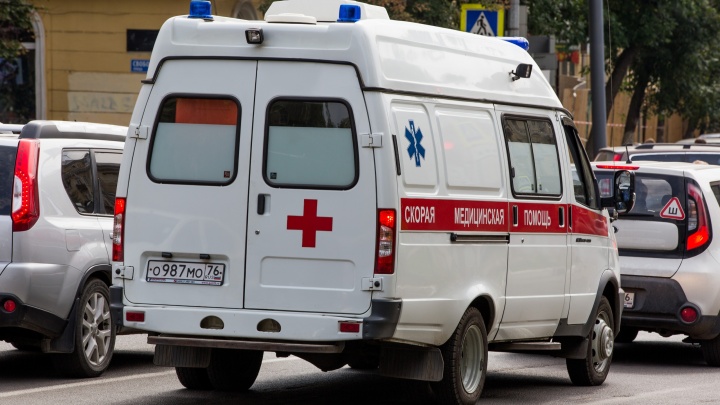«Вся нога под гипсом была в язвах»: в Ярославле медиков обвинили в смерти пациента