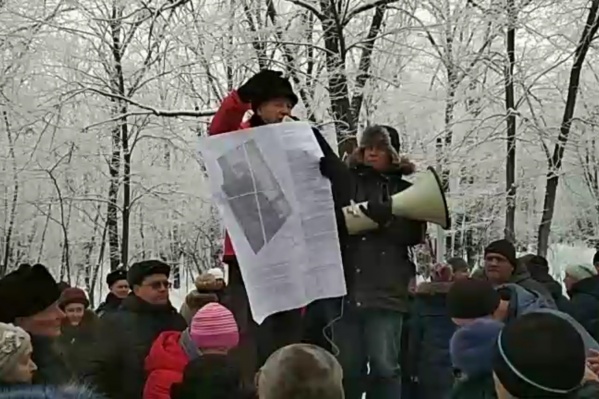 Местные жители принесли с собой план застройки территории Местные жители принесли с собой план застройки территории
