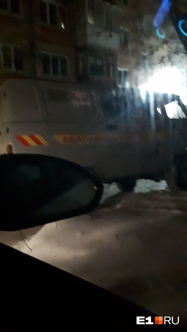 Аварийная служба приезжала несколько раз, но безрезультатно Аварийная служба приезжала несколько раз, но безрезультатно