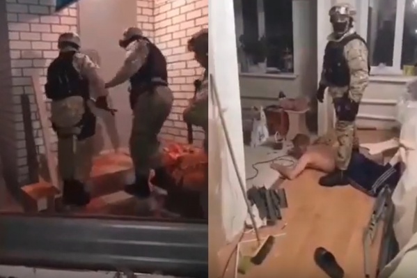 Силовики задействовали спецоборудование, чтобы прорваться к подозреваемым Силовики задействовали спецоборудование, чтобы прорваться к подозреваемым