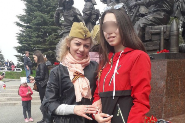 Медики пытались спасти маму и дочку, но все оказалось тщетно Медики пытались спасти маму и дочку, но все оказалось тщетно