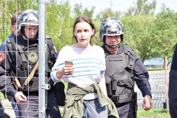 Алену Смышляеву задержали сегодня днем Алену Смышляеву задержали сегодня днем