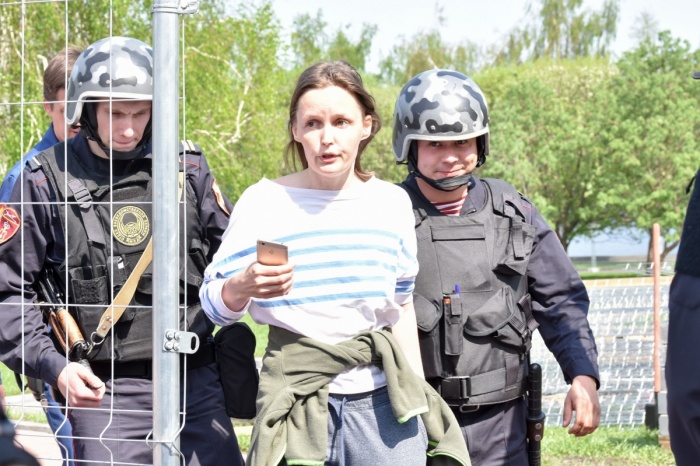 Алену Смышляеву задержали сегодня днем Алену Смышляеву задержали сегодня днем