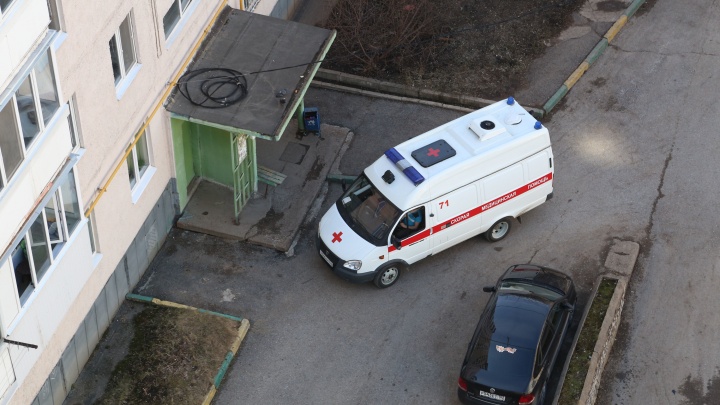Житель Стерлитамака запер в своей квартире и избил фельдшера скорой помощи
