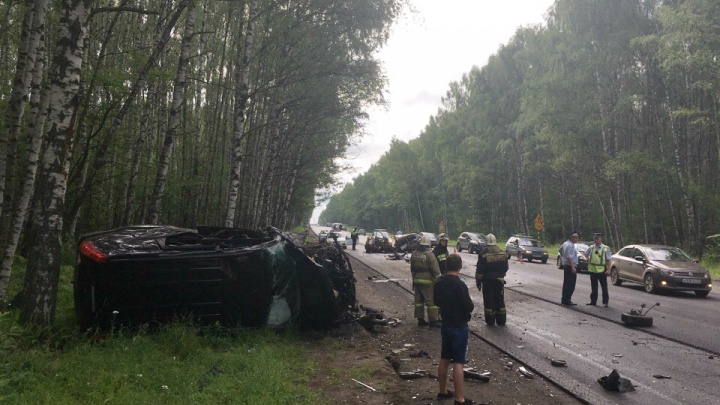 Водителей увезли на скорой: в страшной аварии в Лесных полянах пострадали два человека