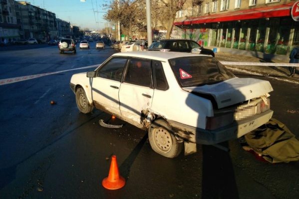 Под колёсами ВАЗа погибла молодая девушка Под колёсами ВАЗа погибла молодая девушка