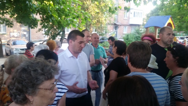 Ростовские чиновники вместе с жильцами решают вопрос ремонта ветхого дома на Портовой