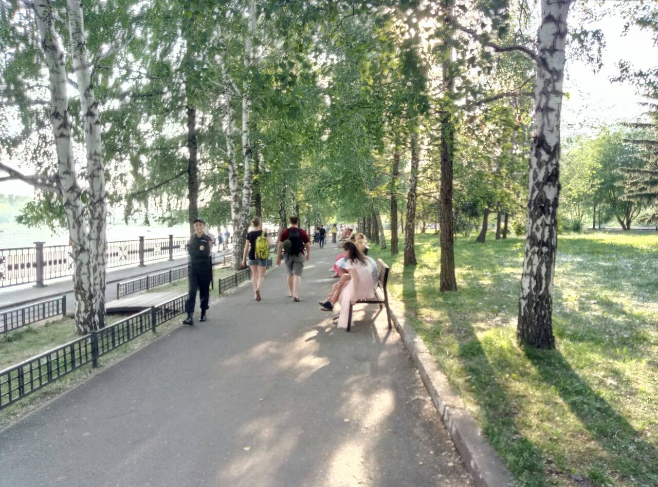 Правда, у воды уже появились комары Правда, у воды уже появились комары 