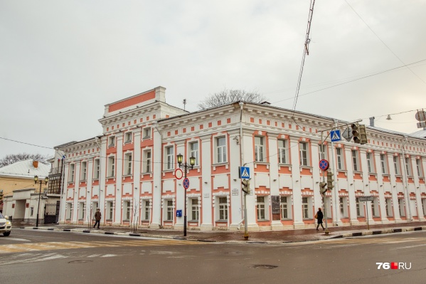 Дефицит бюджета уже ощутимо сказывается в разных сферах жизни города Дефицит бюджета уже ощутимо сказывается в разных сферах жизни города 