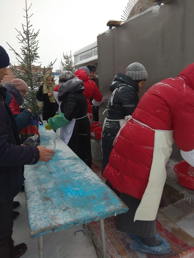 Возле Храма в честь Успения Пресвятой Богородицы в Кировском районе Возле Храма в честь Успения Пресвятой Богородицы в Кировском районе