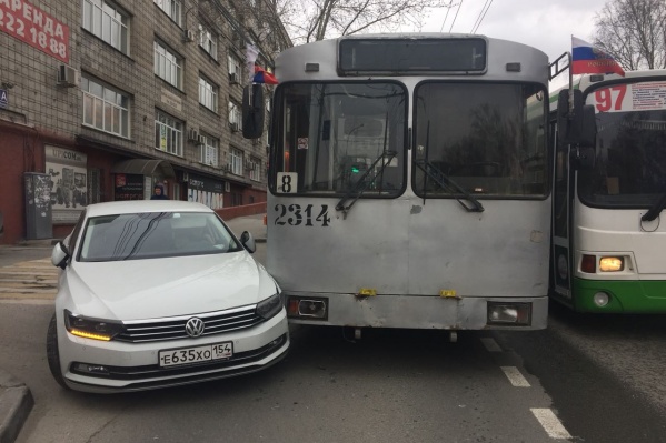 На месте работали сотрудники ГИБДД На месте работали сотрудники ГИБДД