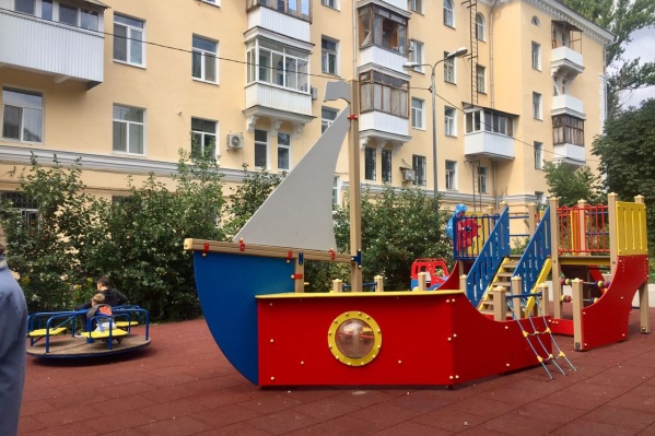 Новое покрытие — спасение от «асфальтовой» болезни у сорванцов Новое покрытие — спасение от «асфальтовой» болезни у сорванцов