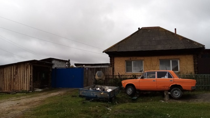 «Требует полмиллиона»: на Южном Урале многодетную семью выселяют из дома, купленного по расписке