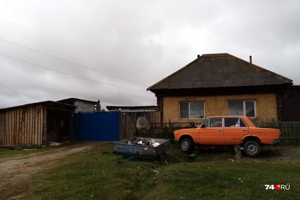 Этот дом Целищевы приводили в порядок много лет, а теперь их выселяют на улицу Этот дом Целищевы приводили в порядок много лет, а теперь их выселяют на улицу