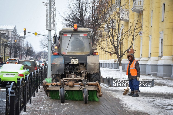 Коммунальщики обещают выкладываться по полной, чтобы дороги и тротуары были максимально чистыми